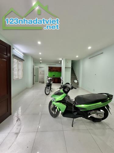 Bán nhà mặt phố Nguyễn Ngọc Lộc, Q.10, Diện Tích Khủng 80m², 7.9 tỷ - 2