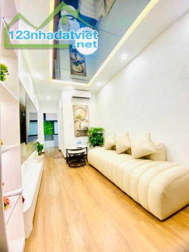 CẦN BÁN CĂN HỘ TẬP THỂ MẶT PHỐ THI SÁCH - TRẦN XUÂN SOẠN, HBT, 65M2, FULL NỘI THẤT - VỀ Ơ