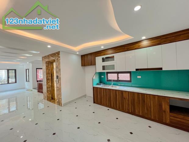 BÁN NHÀ BÁN ĐẢO LINH ĐÀM, Ô TÔ, THANG MÁY 50M2, 5 TẦNG, MT5M, 12.5 TỶ