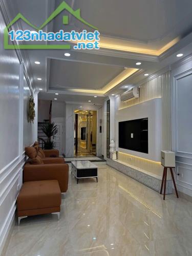 YÊN LẠC - LÔ GÓC 3 THOÁNG - GARA - GẦN PHỐ - NGÕ THÔNG Ô TÔ TRÁNH - 45M² NHỈNH 14 TỈ - 4