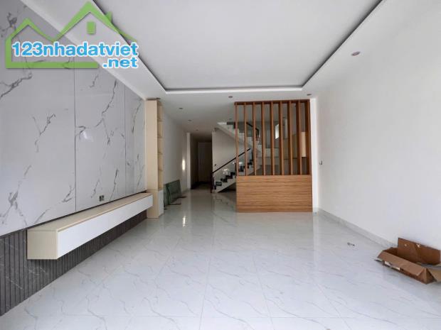 CHUYỂN CÔNG TÁC XA EM CẦN BÁN LẠI NHÀ 2 LẦU SHR CHỈ 700TR SỞ HỮU NGAY - 2