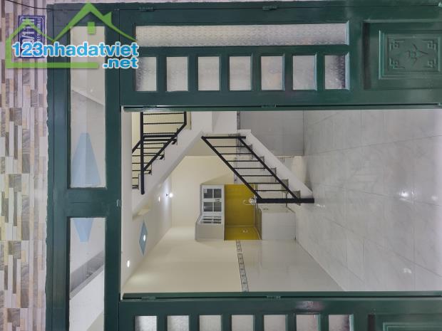 Chính chủ cho thuê nguyên căn ngay trung tâm q12 - 1