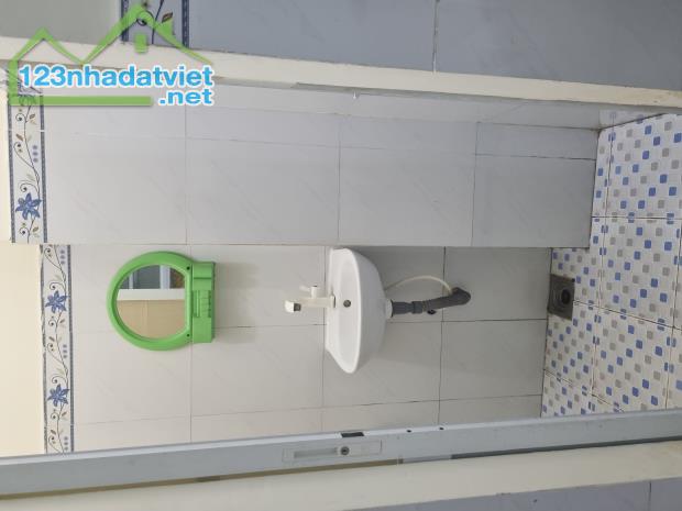 Chính chủ cho thuê nguyên căn ngay trung tâm q12 - 3