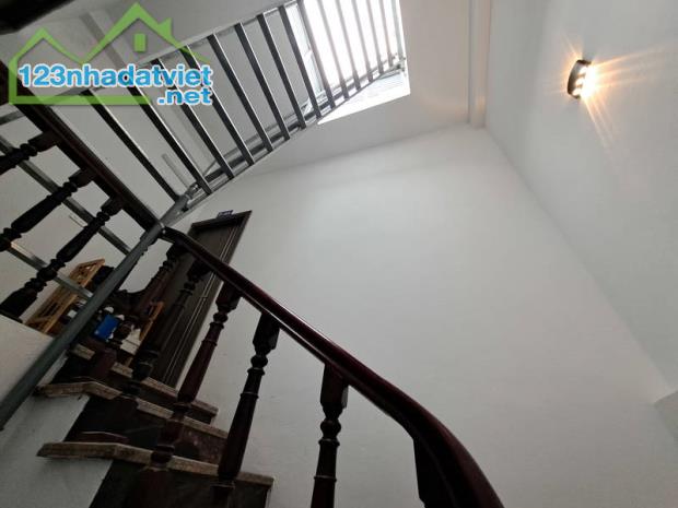 Bán nhà Hồ Tùng Mậu Cầu Giấy Sổ 53m 4 tầng giá nhỉnh 10,39 tỷ