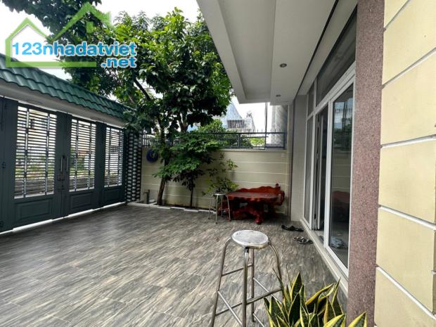 NGAY CỔNG VẠN PHÚC CITY, 4 TẦNG NỘI THẤT CAO CẤP ÔTÔ VÀO NHÀ 8,6X25 CHỈ 28 TỶ. - 2