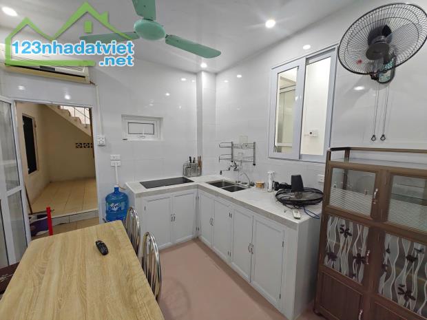 Cho thuê nhà Tập thể tầng 1 Nguyễn Trãi 70m2, tầng 1, 8.5 triệu - 4