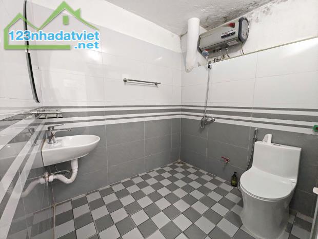 Cho thuê nhà Tập thể tầng 1 Nguyễn Trãi 70m2, tầng 1, 8.5 triệu