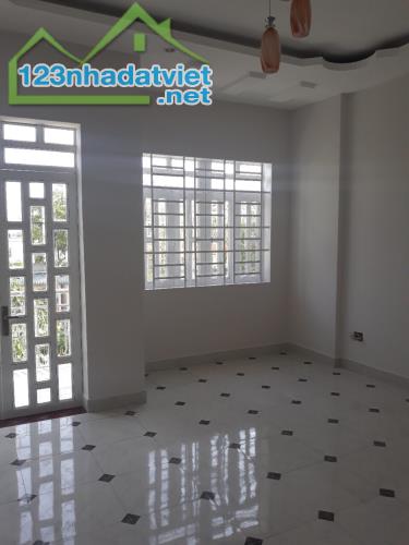 BÁN NHÀ CẤP 4 2 PHÒNG NGỦ – DIỆN TÍCH 172M² – ĐƯỜNG NHỰA THÔNG DÀI – GIÁ TỐT ĐẦU TƯ - 1