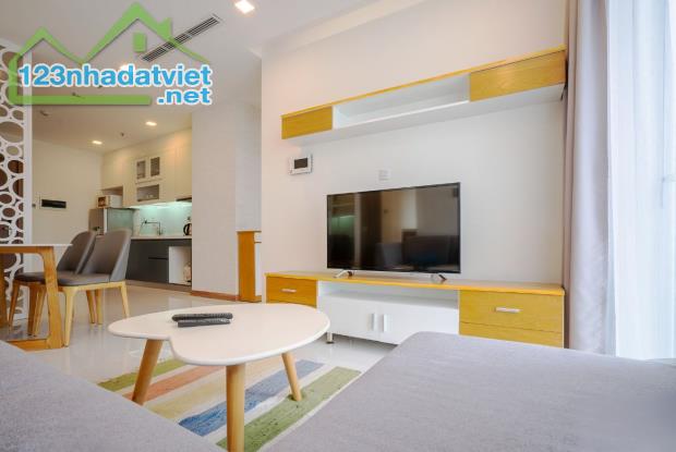 Vinhomes Central Park  Căn hộ 2PN sang trọng, sổ hồng riêng – Giá tốt chỉ 8.2 tỷ với