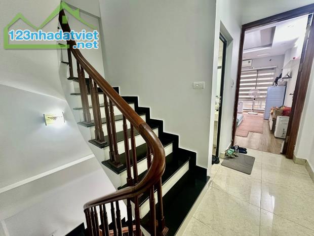 BÁN NHÀ KHƯƠNG ĐÌNH . 30M 5T MT3,5 GIÁ NHỈNH 7 TỶ CON THƯƠNG LUỌNG !