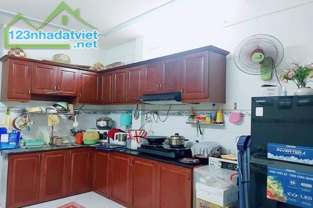 Bán nhà hẻm xe hơi, Cống Lở, Tân Bình, 51 m² (3.3m x 16m), 2 tầng - Giá 5.3 tỷ TL - 1