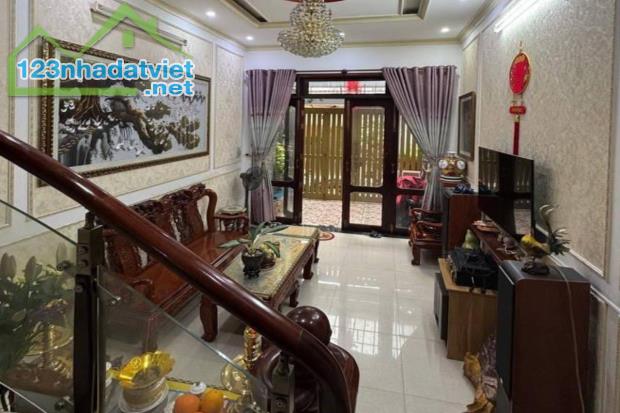 Bán nhà hẻm 3m, Trường Chinh, Tân Bình, 58 m² (3.7m x 15.7m), 3 tầng - Giá 8 tỷ TL