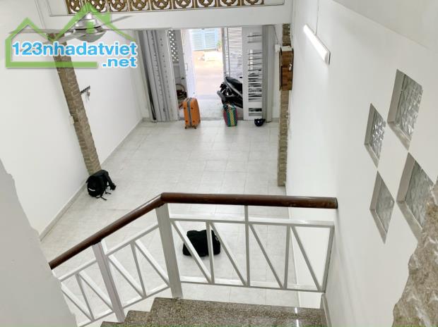 Cho thuê nhà mới 3 lầu hẻm xe hơi đường Hồ Thành Biên Phường 4 Quận 8 - 1