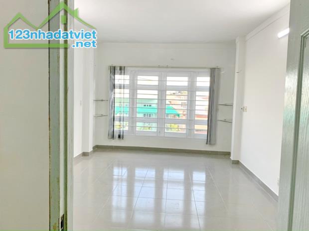 Cho thuê nhà mới 3 lầu hẻm xe hơi đường Hồ Thành Biên Phường 4 Quận 8 - 3