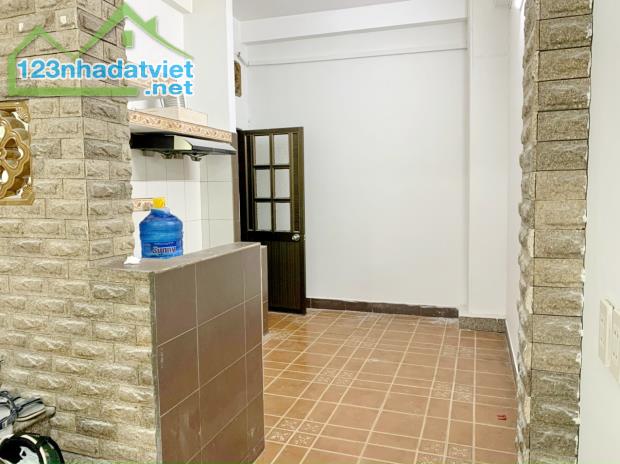Cho thuê nhà mới 3 lầu hẻm xe hơi đường Hồ Thành Biên Phường 4 Quận 8 - 5