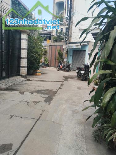 BÁN NHÀ 76M2 MẶT TIỀN ĐƯỜNG, GẦN CHỢ, BV LÊ VĂN THỊNH, Q2. GIÁ 6.X Tỷ - 3