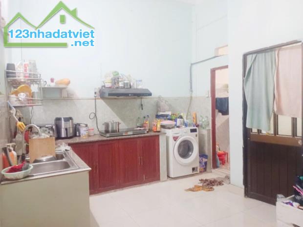 BÁN NHÀ 76M2 MẶT TIỀN ĐƯỜNG, GẦN CHỢ, BV LÊ VĂN THỊNH, Q2. GIÁ 6.X Tỷ