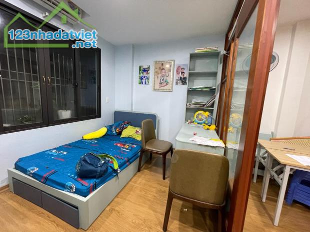 BÁN NHÀ NGÕ 68 TRIỀU KHÚC, Ô TÔ TRÁNH,  36M2, 4 TẦNG, MẶT TIỀN 5.4M,  NHỈNH 6 TỶ - 3