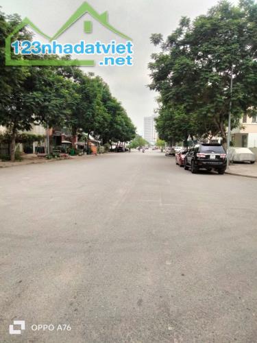 🏘️ DV  : ĐỒNG ĐẾ - DƯƠNG NỘI - HÀ ĐÔNG - VỈA HÈ RỘNG - GIÁ CHỈ CÓ 13,4  tỷ   50m