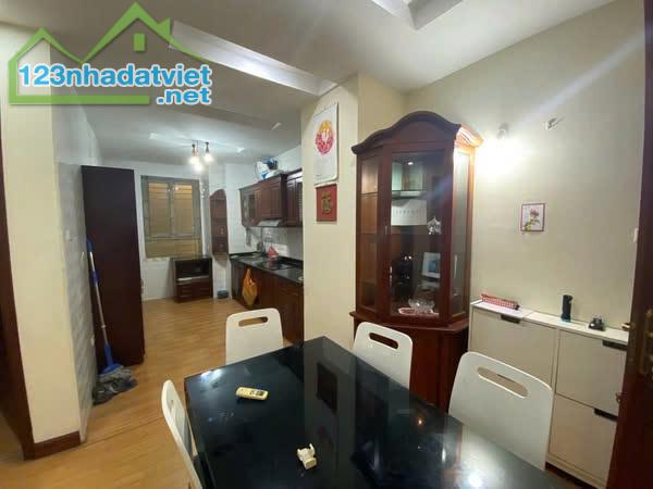 chung cư phố VỌNG, 100m, 3 ngủ, 2 wc, 14 triệu, full nội thất