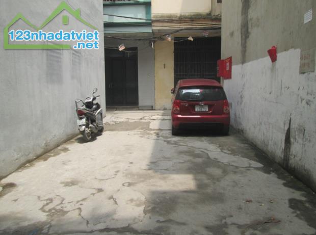 Tôi bán đất ngõ 2 Trần Phú 2 mặt đường ô tô tránh cạnh Làng VKCA 68m2 chỉ 9.9 tỷ. LH 09896 - 1