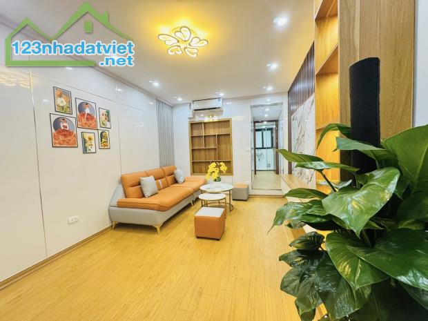 💥Tập thể tầng 3 Thái Thịnh 60m 2PN riêng, Nội thất mới toanh, nhỉnh 3 tỷ