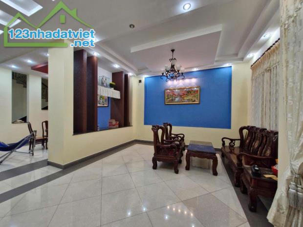 MẶT TIỀN CẠNH ĐH NGÂN HÀNG LINH CHIỂU - 234m2 - 3 TẦNG - 3