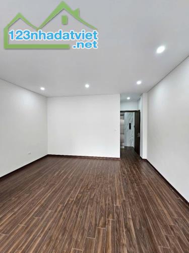 THẠCH BÀN SIÊU PHẨM – 49M² – 5 TẦNG – THANG MÁY – 8,6 TỶ - 5
