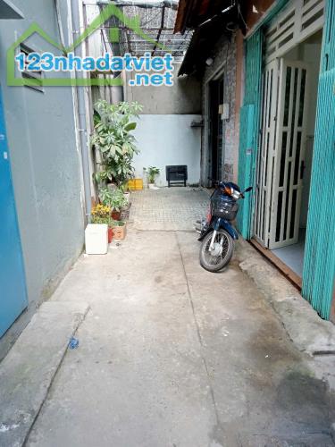 Bán nhà rẻ Q8, hẻm 3.5m, 38m2, 2 tầng đúc SHR, không quy hoạch, chỉ 3,68 Tỷ TL - 2