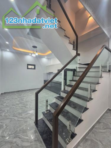 🌠Bán căn nhà 3 tầng 2,25 tỷ, Cam Lộ, Hùng Vương, Hồng Bàng