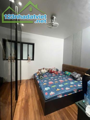 BÁN NHÀ NGUYỄN KHANG - NGÕ THÔNG DT 56m2 7 tầng MT 4m Giá 15.3 tỷ - 1