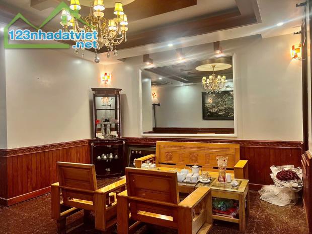 Bán nhà 4 tầng 121m2 mặt đường Đông An, P Thành Tô, Hải An sân cổng riêng - 3