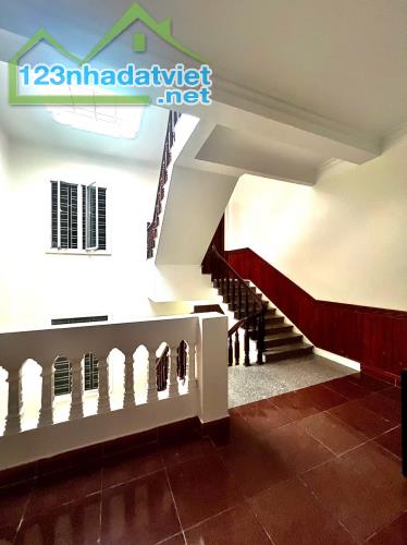 Bán nhà 4 tầng 121m2 mặt đường Đông An, P Thành Tô, Hải An sân cổng riêng - 1
