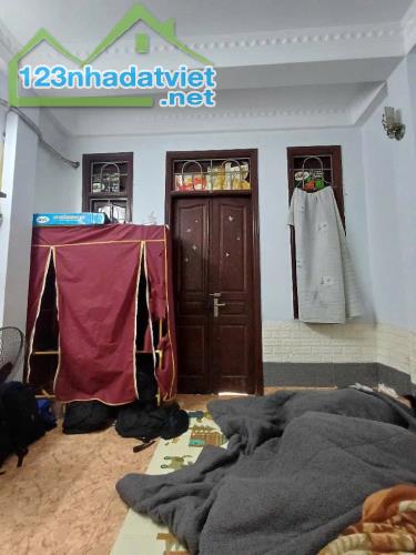 Cho thuê nhà nguyên căn ngõ 79, 8/3 Hai Bà Trưng, 5 tầng x 20m2, 2 ngủ, 8 Triệu - 2