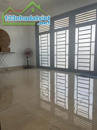 Cần bán gấp gấp nhà mới xây Cống Lỡ, Tân Bình – 7PN - Chỉ 6.9 Tỷ!