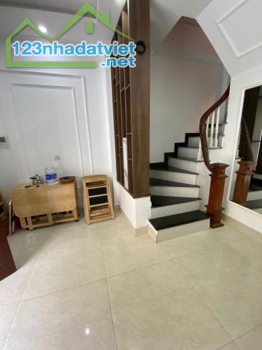 CHO THUÊ! Nhà Mới Lạc Long Quân, Tây Hồ: 50m2, 13 tr/th, 2 Thoáng. Full đồ, Ô tô Gần - 1