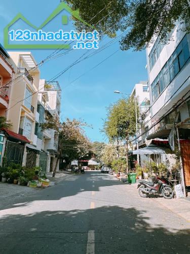 Nhà 3 tầng 4x13m, mặt tiền hẻm xe hơi 6m, 1806 Huỳnh Tấn Phát sát chợ Phú Xuân chỉ 5.9 tỷ - 1