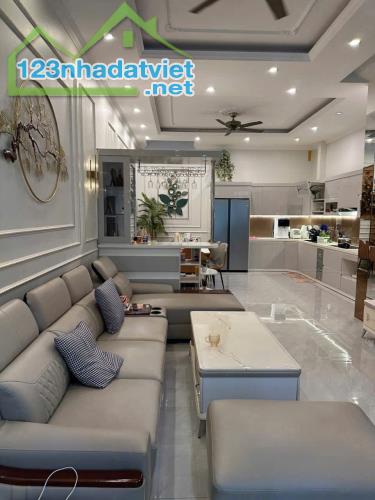 BÁN NHÀ PHÂN LÔ ĐẠI MỖ - LÔ GÓC MẶT TIỀN 19M - ĐỐI DIỆN CÔNG VIÊN FLC GARDEN CITY - KINH D