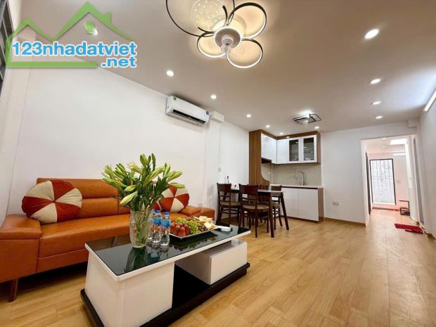 Căn tập thể rộng 85m2 - khu trung tâm Bách Khoa - dân trí cao - giá chỉ 4.5 tỷ