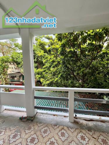 Căn tập thể rộng 85m2 - khu trung tâm Bách Khoa - dân trí cao - giá chỉ 4.5 tỷ - 4
