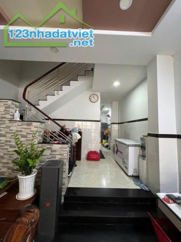 Bán nhà 5 tầng 5PN 7WC, 100m2, 9.6 tỷ, Tân Thới Nhất 12, Q12, HCM
