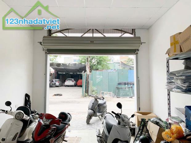 Cho thuê nhà ngõ 1151 Giải Phóng, 3 tầng, 4 ngủ, ô tô cont đỗ cửa - 1