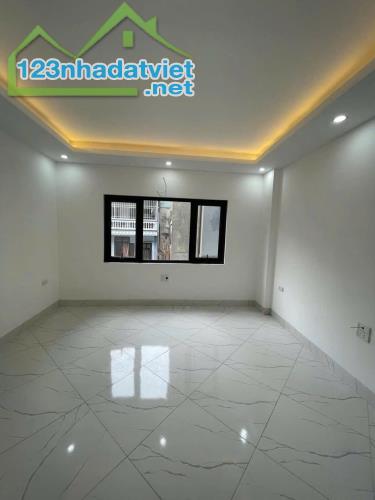 SỐC – NHÀ ĐẸP TRUNG TÂM KHÂM THIÊN – 34M² x 4 TẦNG – NGÕ NÔNG – GIÁ CHỈ 5.5 TỶ - 1