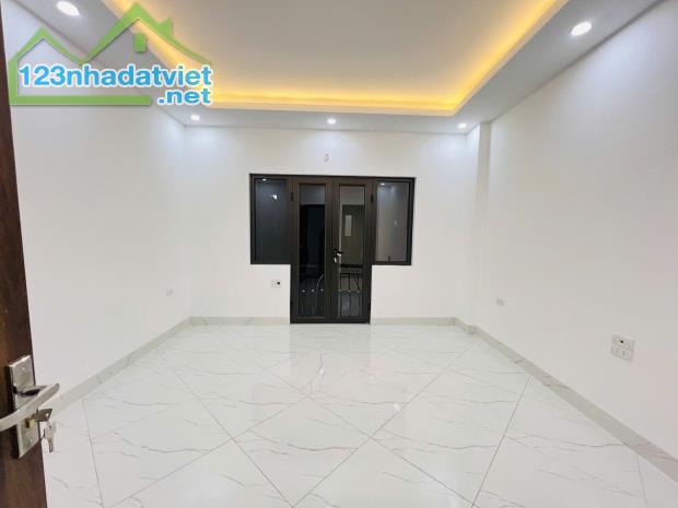 SỐC – NHÀ ĐẸP TRUNG TÂM KHÂM THIÊN – 34M² x 4 TẦNG – NGÕ NÔNG – GIÁ CHỈ 5.5 TỶ - 2