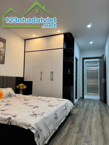 SIÊU PHẨM XUÂN LA- TÂY HỒ - 5 TẦNG - THANG MÁY - TẶNG FULL NỘI THẤT SỊN - KINH DOANH - Ô T