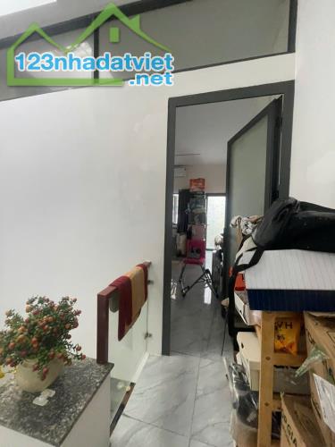 BÁN NHÀ - KÊNH TÂN HÓA - TÂN PHÚ - 2 TẦNG MỚI - HẺM AN NINH - THOÁNG MÁT - DT 3.5 X 11M- - 2