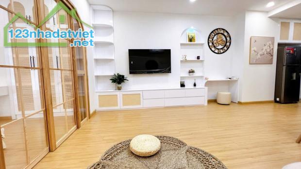SIÊU PHẨM EM GÁI PHỐ HUẾ_HAI BÀ TRƯNG_TIẾP GIÁP HOÀN KIẾM - 3