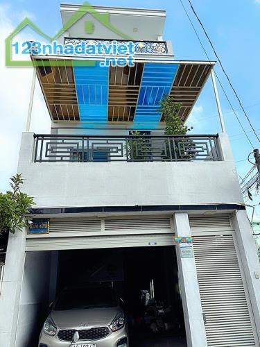 Bán nhà 3tầng đường an phú đông quận 12