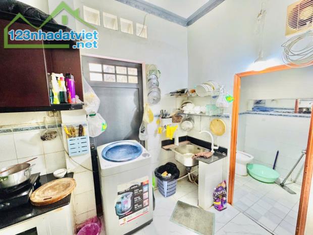 Bán nhà 1 sẹc Lý Thường Kiệt 30m2 hẻm 2,5m – Giá 4,15 Tỷ tl.