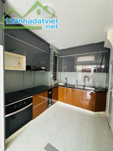 NHÀ PHÂN LÔ ĐƯỜNG CHIẾN THẮNG - HÀ ĐÔNG 35m2/ 5 Tầng giá 12,5 tỷ, Ô TÔ ĐỖ CỬA NGÀY ĐÊM - 1